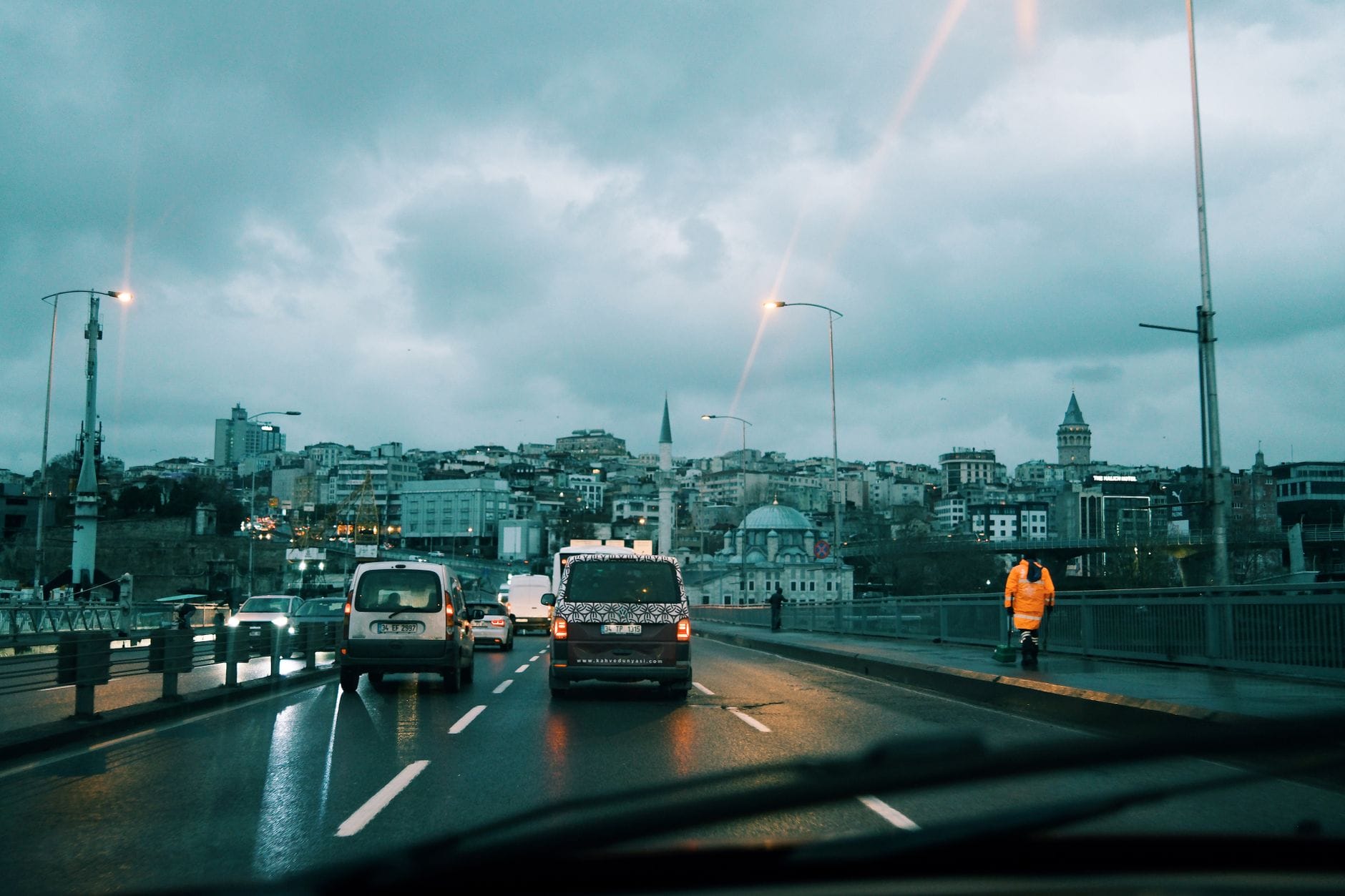 Küçükçekmece trafik yoğunluğu – Küçükçekmece’de Trafik Yoğunluğu Saatleri: Kaçınma Rehberi