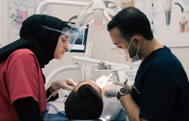 Küçükçekmece diş hekimi rehberi – Küçükçekmece’de 2026’da En İyi 10 Diş Hekimi ve Fiyatları